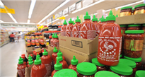 Chủ nhân tương ớt Sriracha, từ tay trắng thành triệu phú