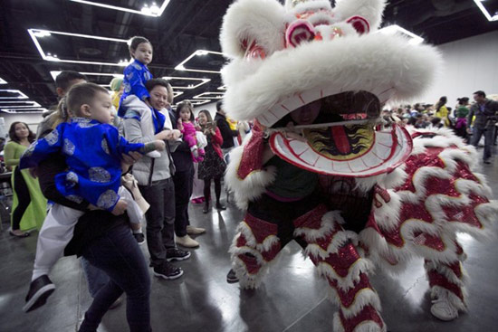 Lễ mừng xuân Bính Thân của các gia đình người Việt ở Mỹ nói chung và bang Oregon nói riêng là dịp để mỗi thành viên nhớ về quê hương và cảm thấy ấm lòng khi đón Tết xa nhà.