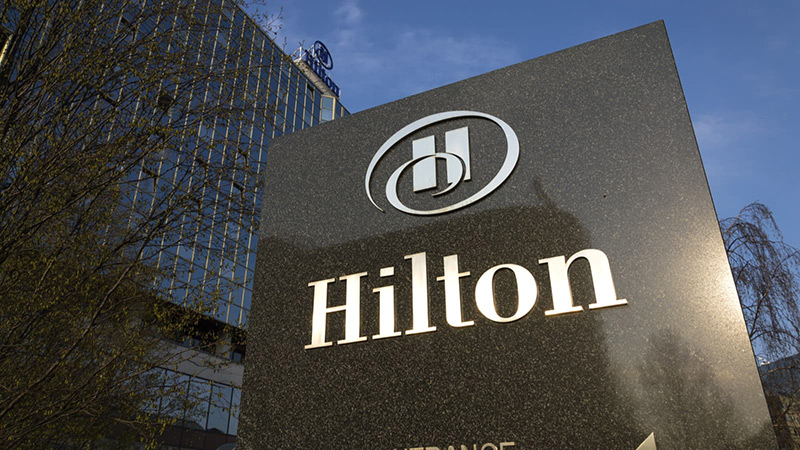 Hilton (NYSE: HLT) là công ty kinh doanh khách sạn hàng đầu trên phạm vi toàn cầu