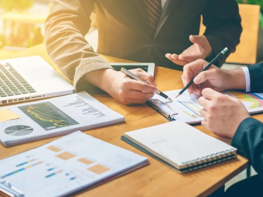 Nhà đầu tư EB-5 phải hoàn tất nhiều bước để nhận thẻ xanh