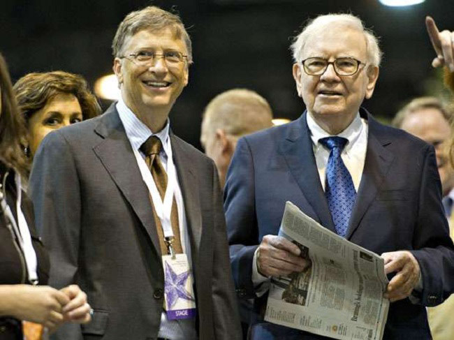 Buffets hay Bill Gates thì đều chọn những bộ vest đứng đắn, phù hợp